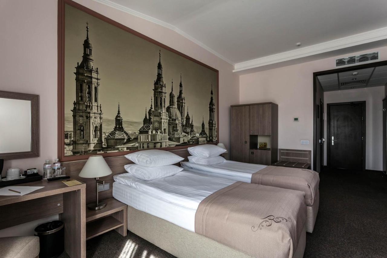 Rius Hotel إلفيف المظهر الخارجي الصورة